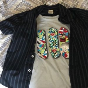 4/$25🌟🌟Bundle of 2 shortsleeved shirts